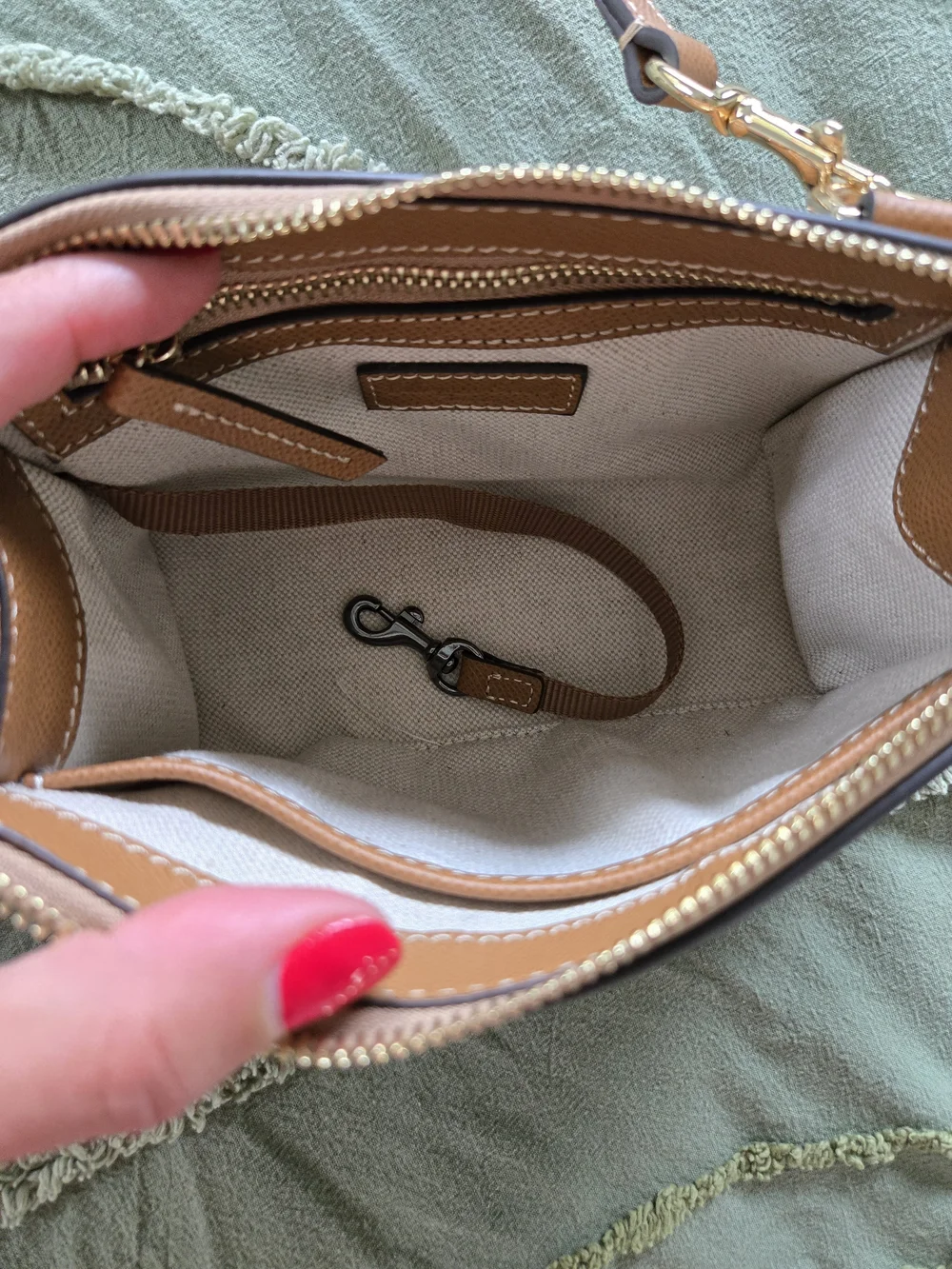 Dooney & Bourke Alpine Janine 20